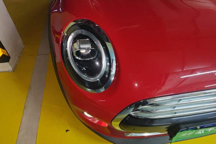 Used MINI 2018 1.5T COOPER Artist Five-Door Edition Right Front Headlight