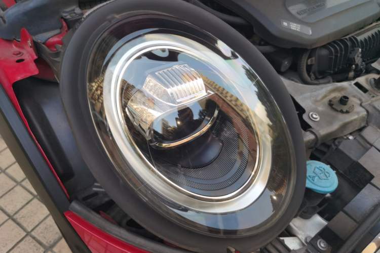 Used MINI 2018 1.5T COOPER Classic Edition Five-Door Version Right Front Headlight