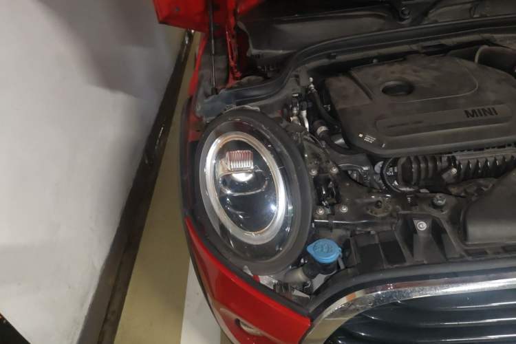 Used MINI 2018 1.5T COOPER Classic Edition Five-Door Version Right Front Headlight