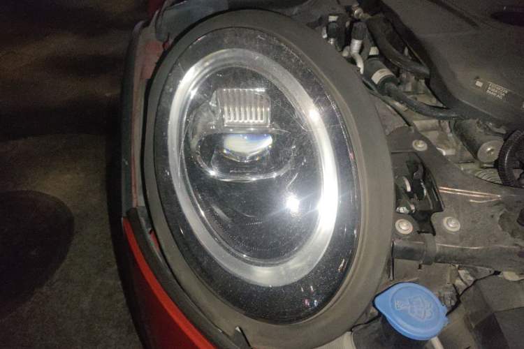 Used MINI 2018 1.5T COOPER Classic Edition Five-Door Version Right Front Headlight