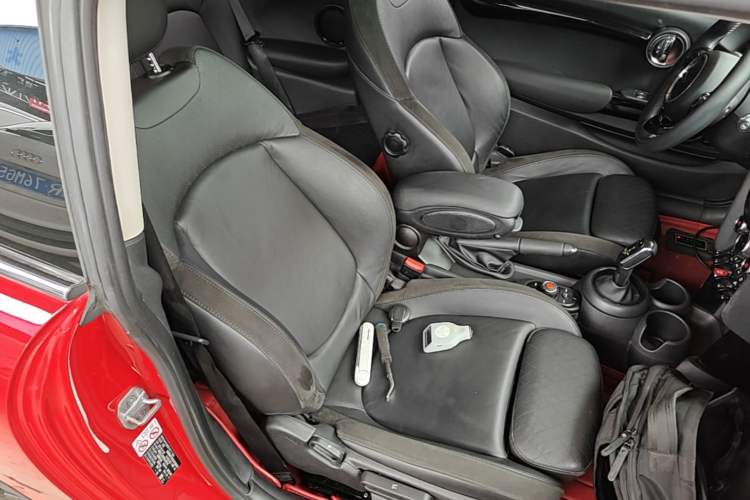Used MINI 2018 1.5T COOPER Artist Right Front Seat