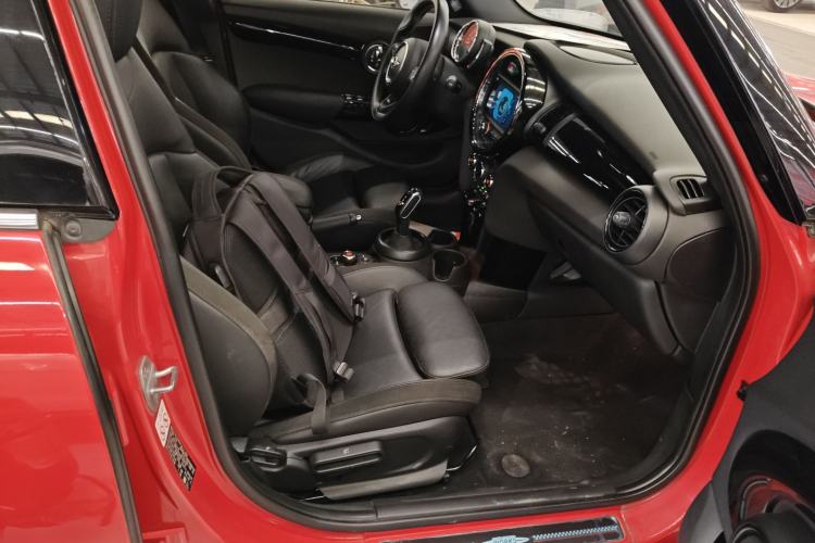 Used MINI 2018 1.5T COOPER Racing Edition Five-Door Version Right Front Seat