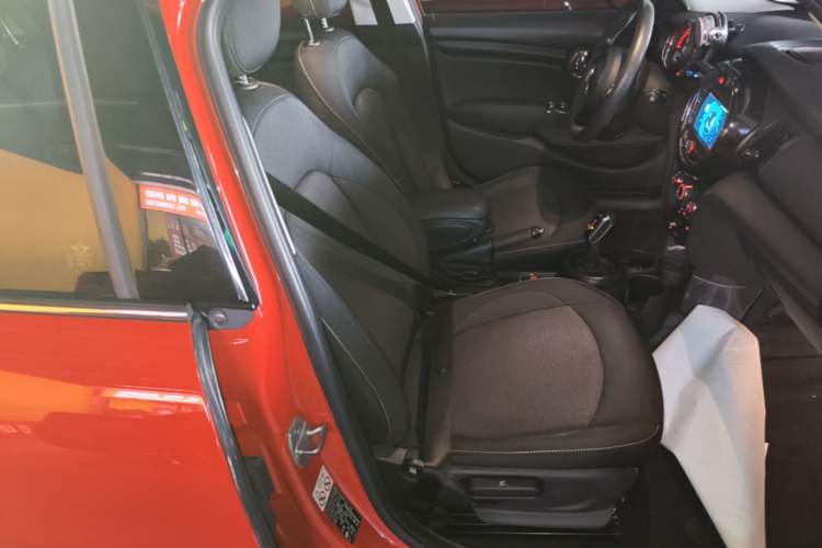 Used MINI 2018 1.5T ONE Five-Door Edition Right Front Seat