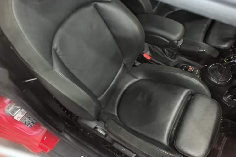 Used MINI 2018 1.5T COOPER Artist Right Front Seat