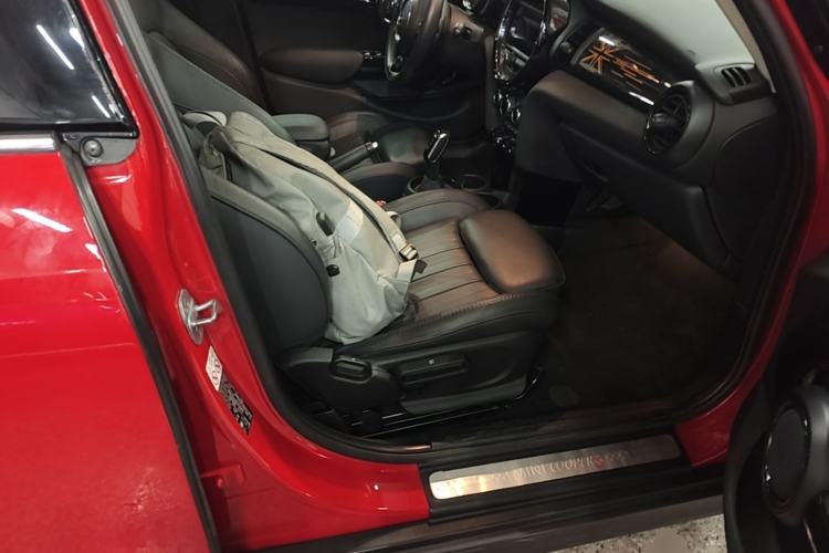 Used MINI 2018 2.0T COOPER S Artist Five-Door Edition Right Front Seat