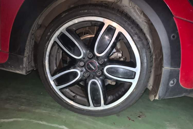 Used MINI 2018 2.0T COOPER S Racing Driver Right Front Wheel Hub