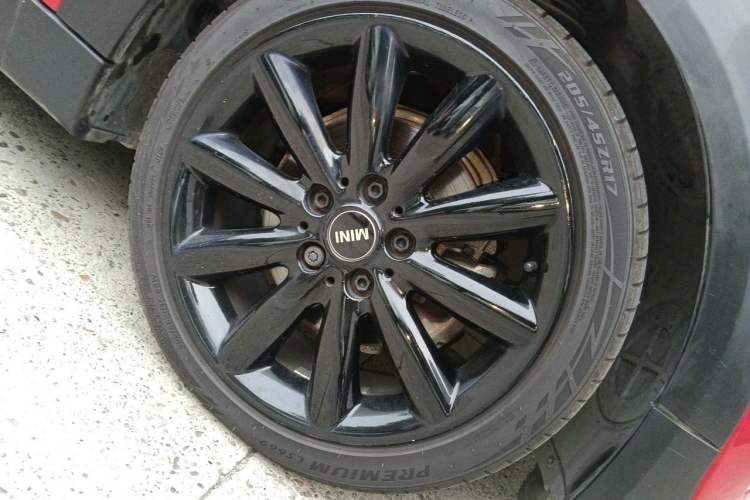 Used MINI 2018 1.5T COOPER Artist Five-Door Edition Right Front Wheel Hub