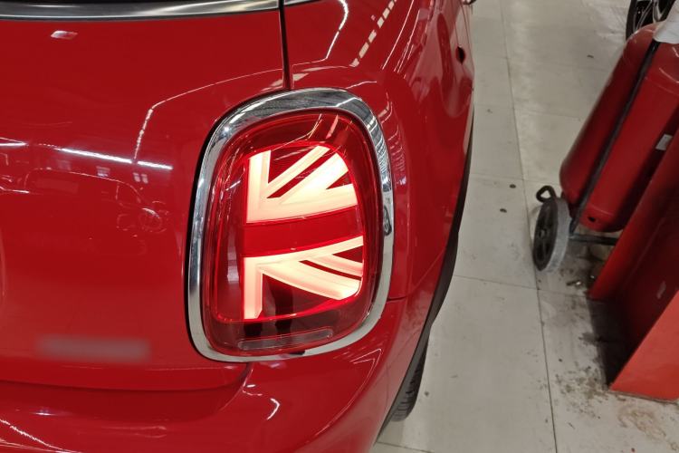 Used MINI 2018 1.5T COOPER Racing Edition Five-Door Version Right Rear Taillight