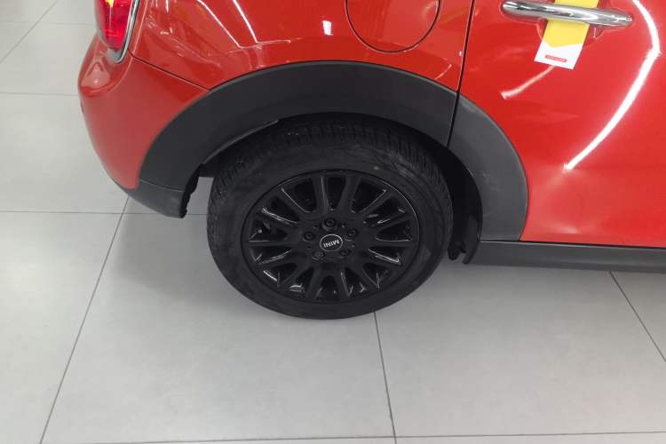 Used MINI 2018 1.5T ONE PLUS Five-Door Edition Right Rear Wheel Hub