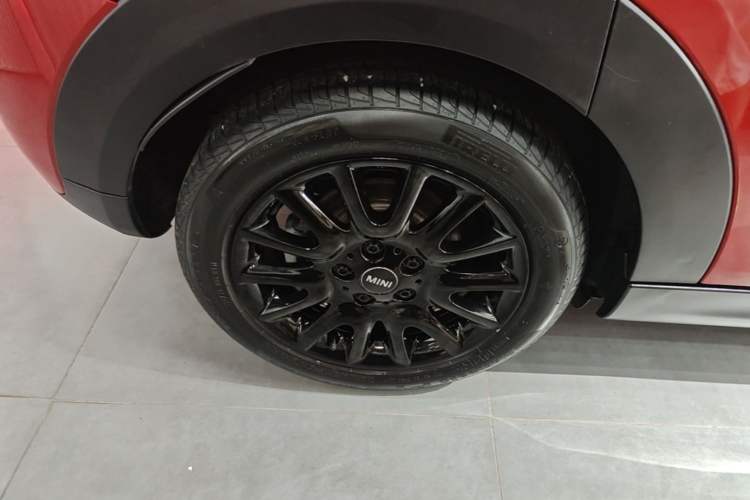 Used MINI 2018 1.5T ONE PLUS Five-Door Edition Right Rear Wheel Hub
