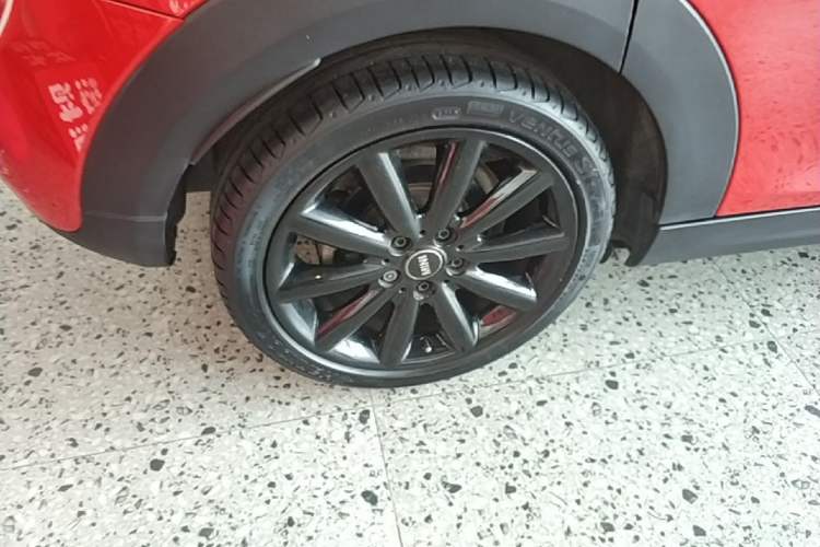 Used MINI 2018 1.5T COOPER Artist Five-Door Edition Right Rear Wheel Hub