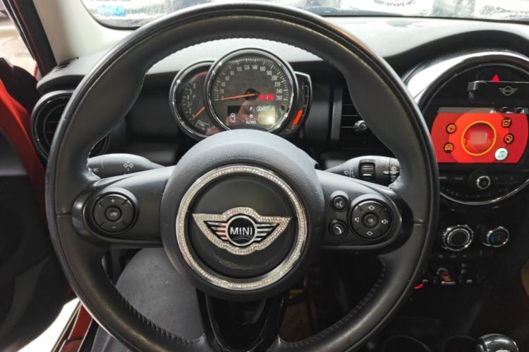 Used MINI 2018 1.5T ONE Five-Door Edition Steering Wheel