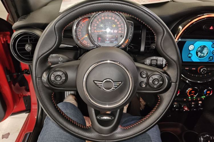 Used MINI 2018 1.5T COOPER Racing Edition Five-Door Version Steering Wheel