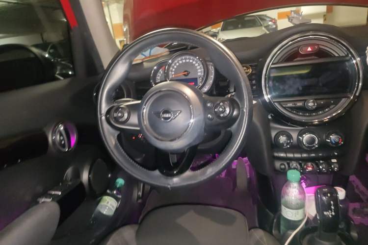 Used MINI 2018 1.5T COOPER Classic Edition Five-Door Version Steering Wheel