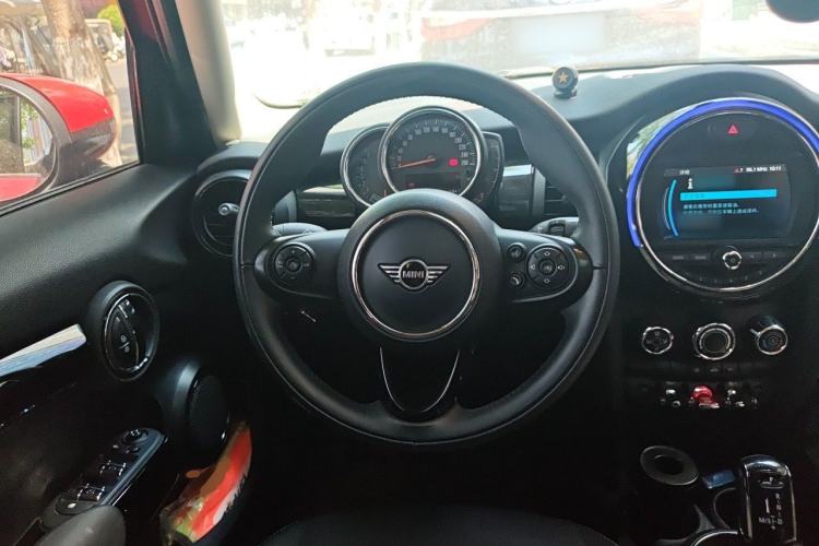 Used MINI 2018 1.5T ONE PLUS Five-Door Edition Steering Wheel