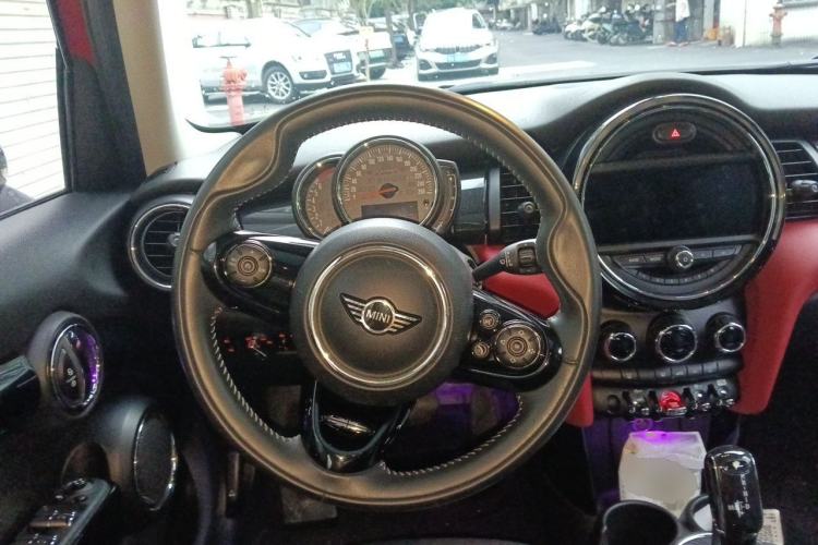 Used MINI 2018 1.5T COOPER Artist Five-Door Edition Steering Wheel