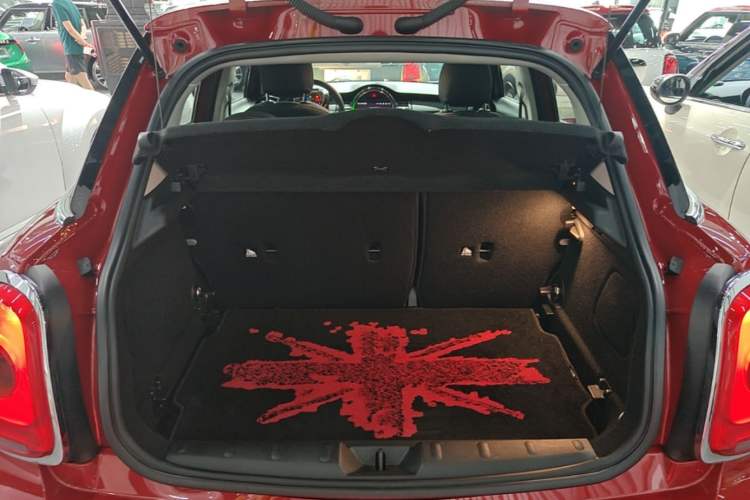 Used MINI 2018 1.5T ONE PLUS Five-Door Edition Trunk