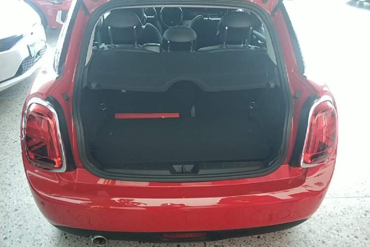 Used MINI 2018 1.5T COOPER Artist Five-Door Edition Trunk