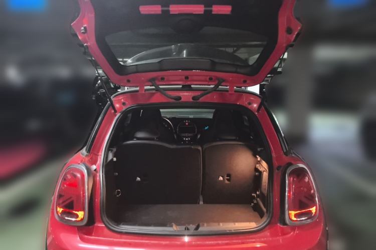 Used MINI 2018 2.0T COOPER S Racing Driver Trunk
