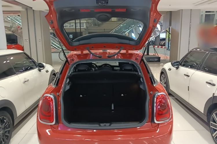 Used MINI 2018 1.5T ONE Five-Door Edition Trunk