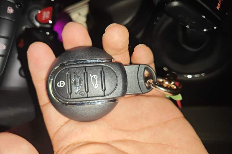 Used MINI 2018 1.5T COOPER Artist Five-Door Edition Vehicle Key