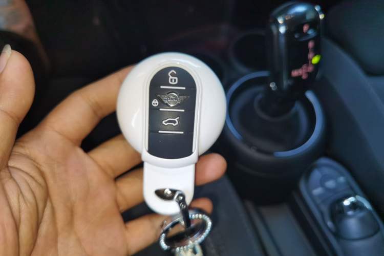 Used MINI 2018 1.5T COOPER Classic Edition Five-Door Version Vehicle Key