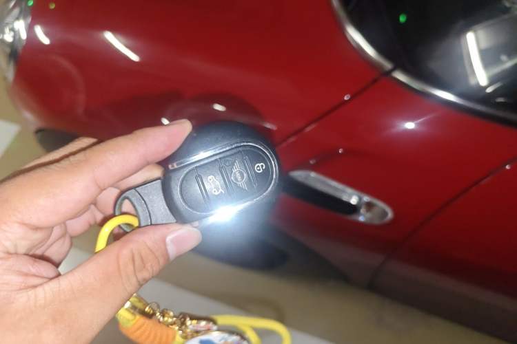 Used MINI 2018 1.5T COOPER Classic Edition Five-Door Version Vehicle Key