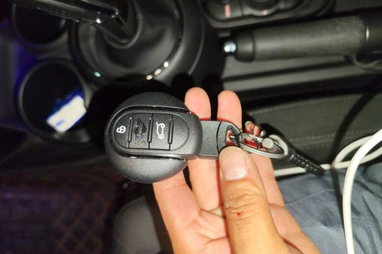 Used MINI 2018 1.5T COOPER Artist Five-Door Edition Vehicle Key