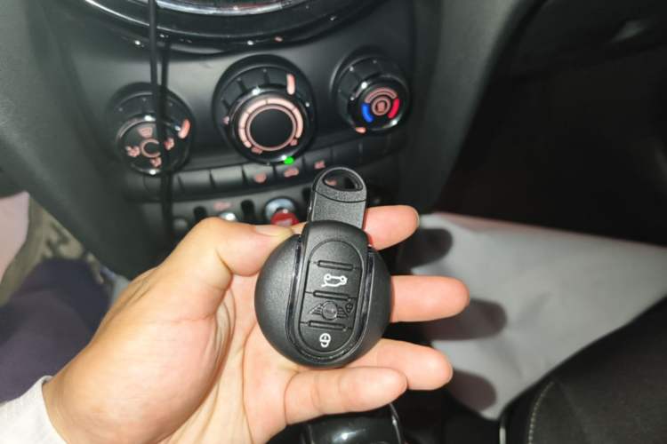 Used MINI 2018 1.5T ONE Five-Door Edition Vehicle Key