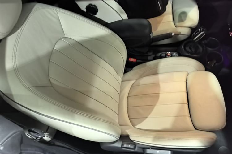 Used MINI 2018 1.5T COOPER CABRIO Artist Right Front Seat