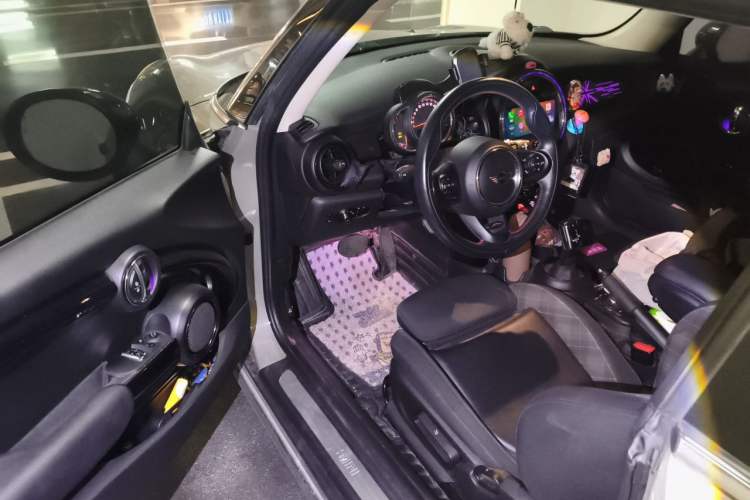 Used MINI 2018 1.5T COOPER Classic Edition Driver Seat