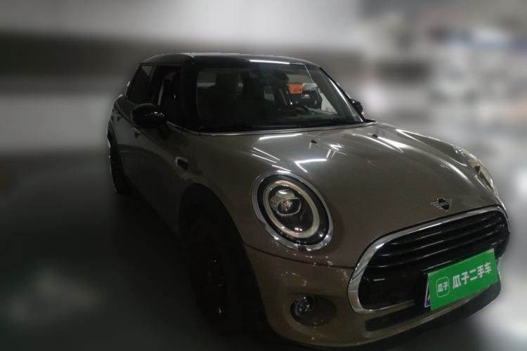 Used MINI 2018 1.5T COOPER Classic Edition Five-Door Version Front Right 45 Deg