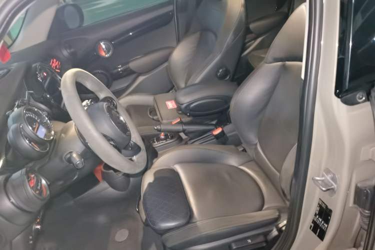 Used MINI 2018 2.0T COOPER S Classic Edition Five-Door Version Left Front Seat