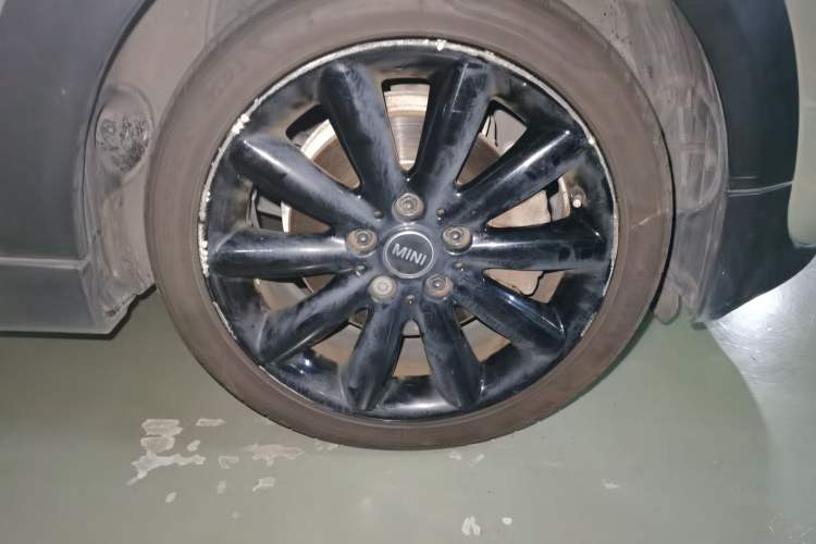 Used MINI 2018 2.0T COOPER S Classic Edition Five-Door Version Right Front Wheel Hub