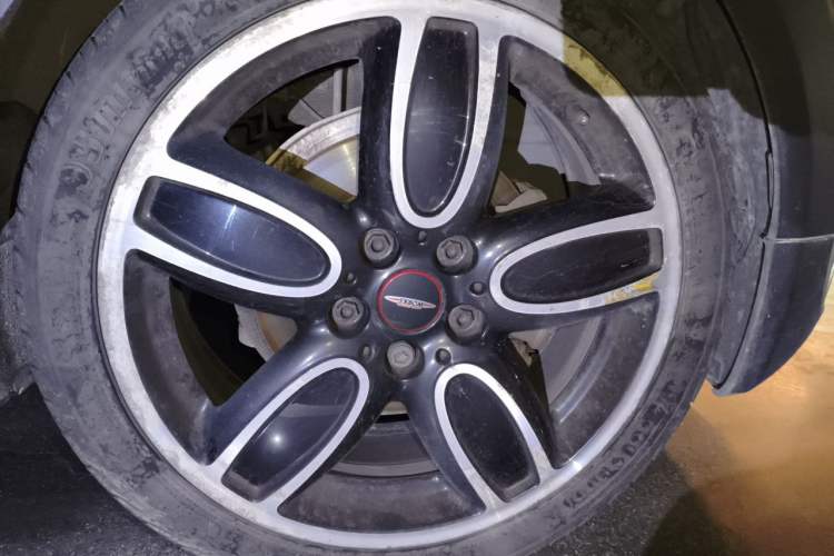 Used MINI 2018 1.5T COOPER Classic Edition Right Front Wheel Hub