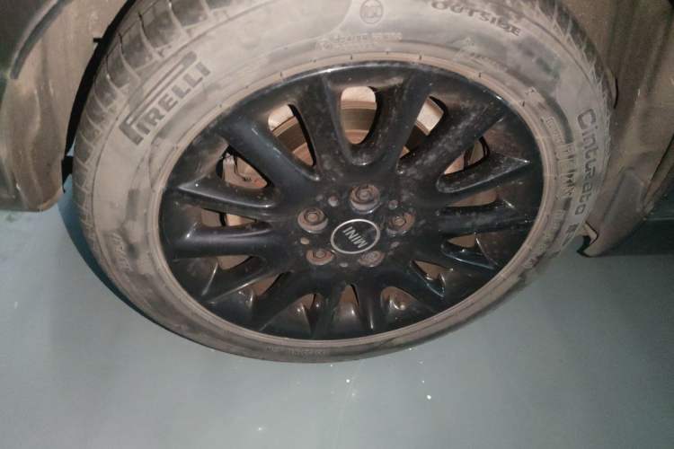 Used MINI 2018 1.5T COOPER Classic Edition Five-Door Version Right Front Wheel Hub