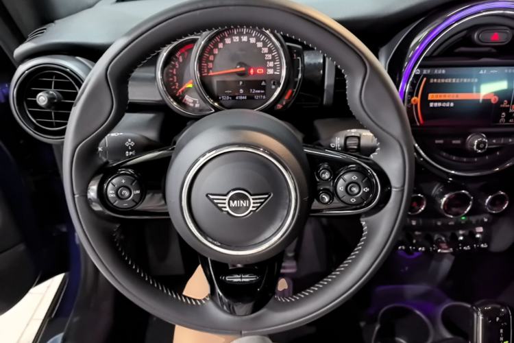 Used MINI 2018 1.5T COOPER CABRIO Artist Steering Wheel