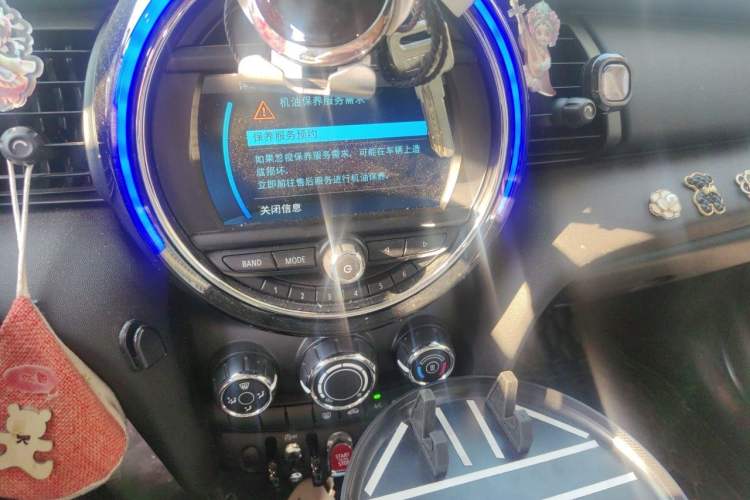 Used MINI 2018 1.5T ONE Five-Door Edition Audio And AC Panel