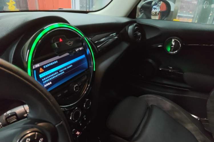Used MINI 2018 1.5T COOPER Classic Edition Audio And AC Panel