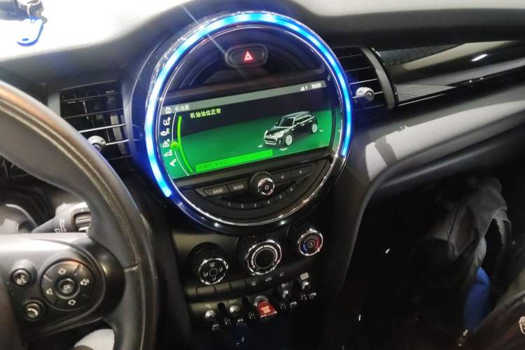 Used MINI 2018 1.5T COOPER Classic Edition Five-Door Version Audio And AC Panel