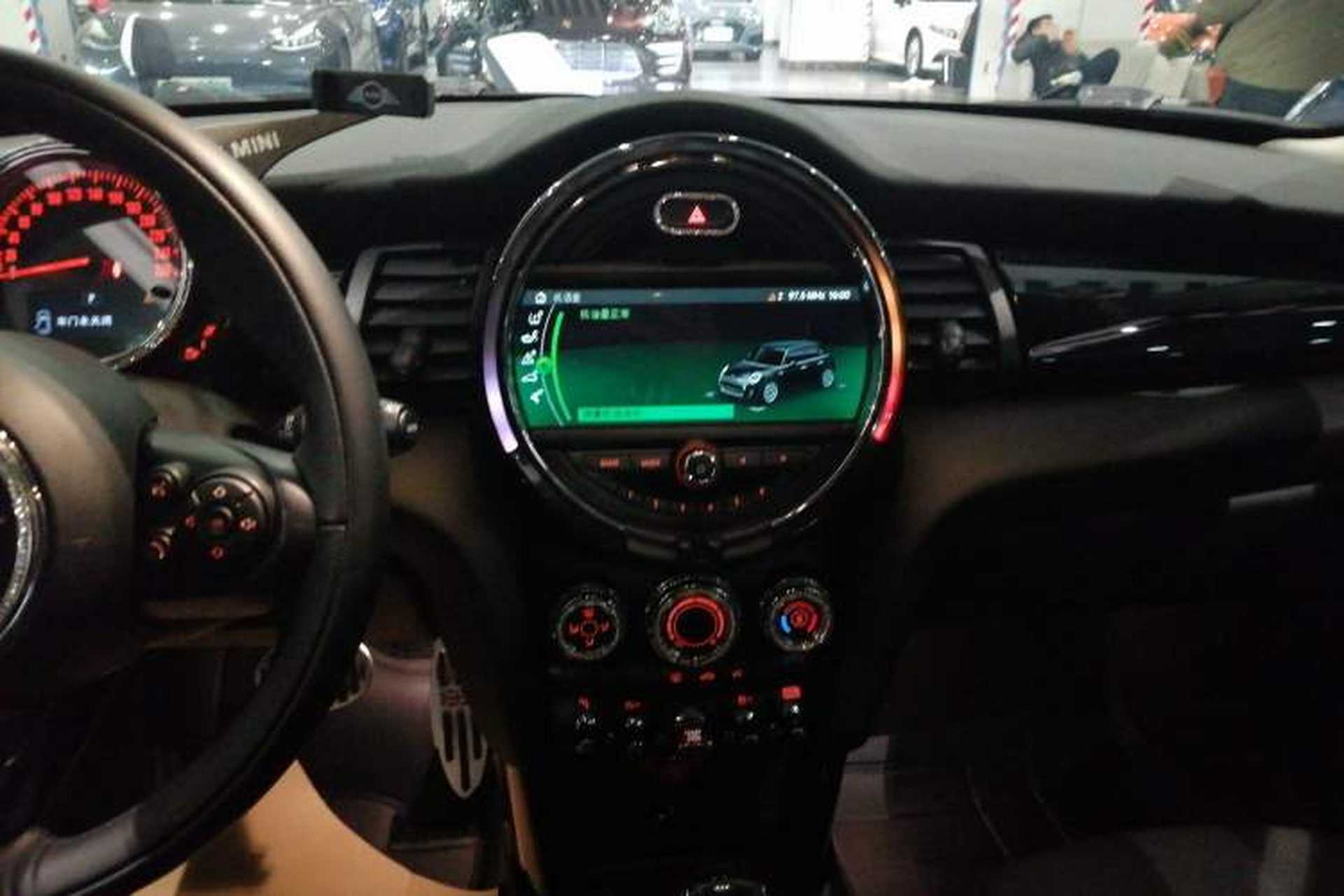 Used MINI 2018 1.5T COOPER Classic Edition Five-Door Version Audio And AC Panel
