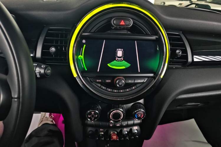 Used MINI 2018 1.5T COOPER Classic Edition Five-Door Version Audio And AC Panel