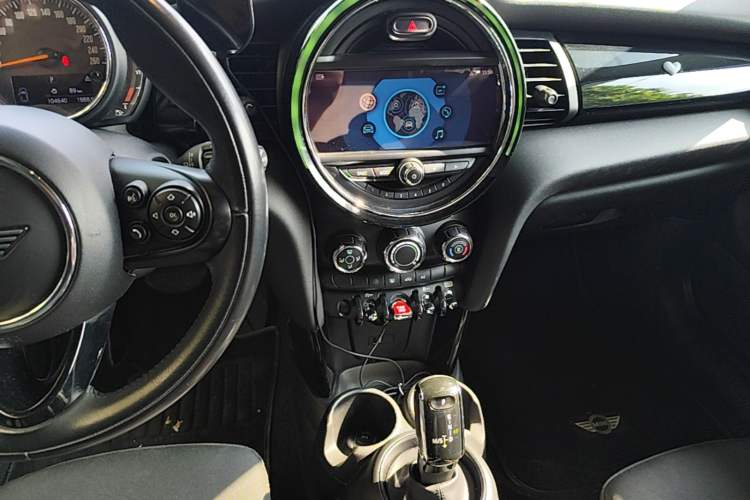 Used MINI 2018 1.5T COOPER Classic Edition Audio And AC Panel