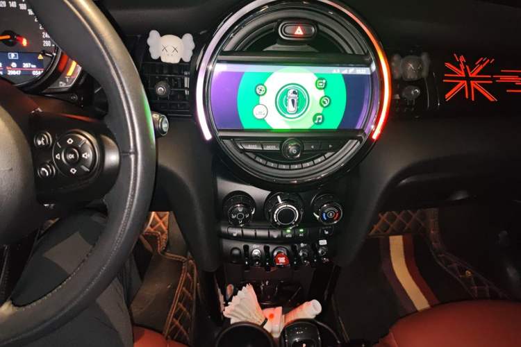 Used MINI 2018 1.5T COOPER Classic Edition Five-Door Version Audio And AC Panel