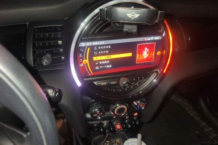 Used MINI 2018 1.5T COOPER Classic Edition Five-Door Version Audio And AC Panel