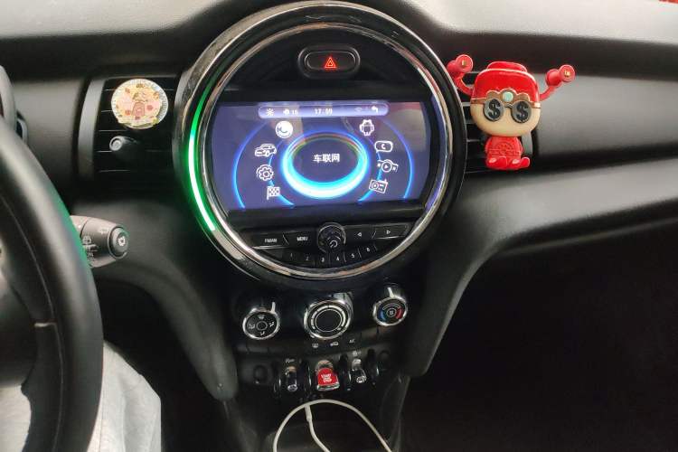 Used MINI 2018 1.5T ONE Five-Door Edition Audio And AC Panel
