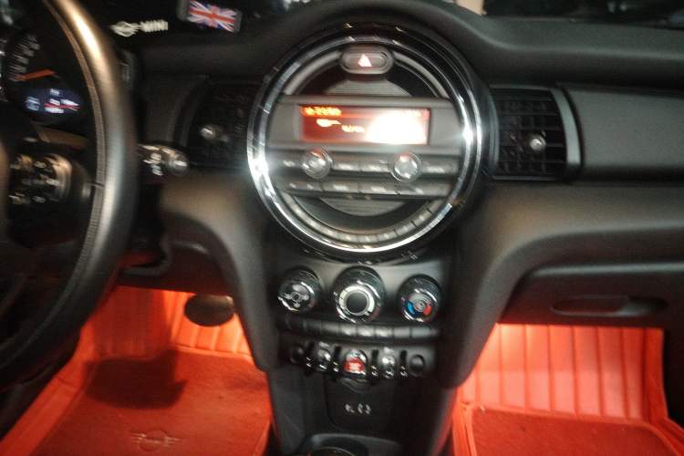 Used MINI 2018 1.5T ONE PLUS Audio And AC Panel