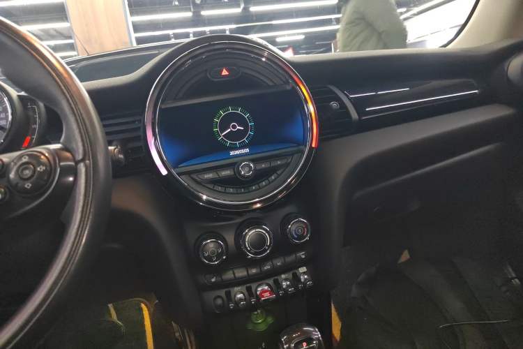 Used MINI 2018 1.5T COOPER Classic Edition Audio And AC Panel