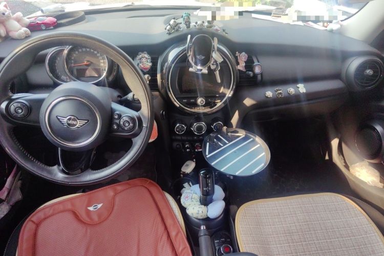 Used MINI 2018 1.5T ONE Five-Door Edition Center Console