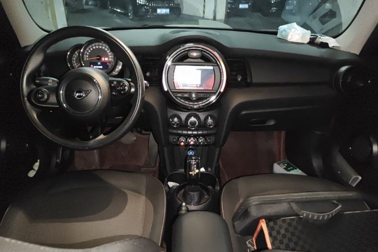 Used MINI 2018 1.5T ONE Five-Door Edition Center Console